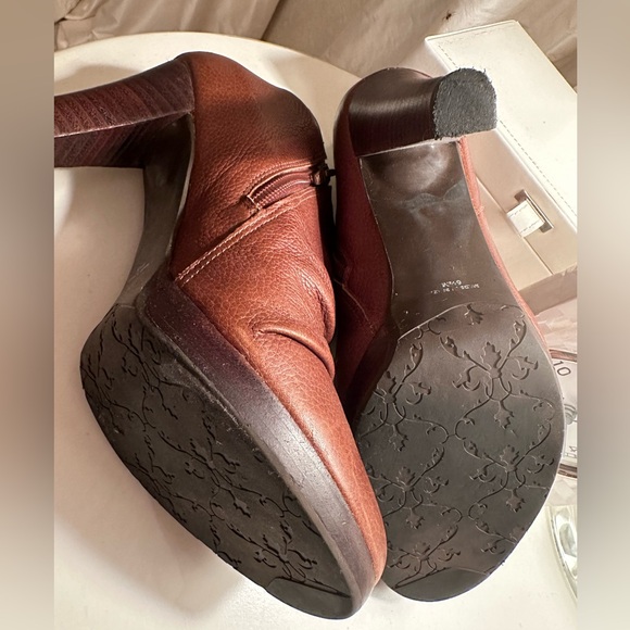 Richton leather high heeled ankle boot - Picture 6 of 9